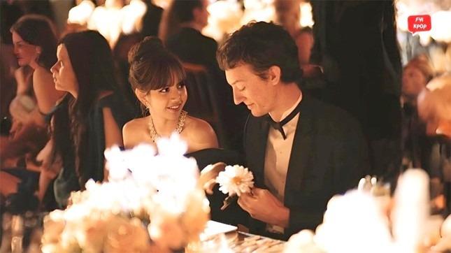 Lisa (BlackPink) bị vây quanh sau tin hẹn hò con trai tỷ phú giàu nhì thế giới-8