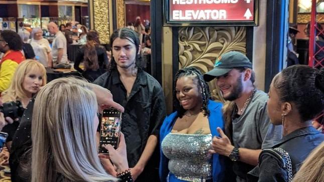 Hai con trai Michael Jackson hiếm hoi xuất hiện-1