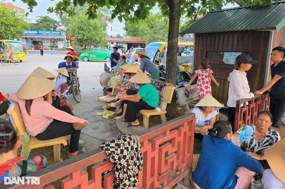 Lái đò khu du lịch Tam Cốc không dám chở khách vì sợ bị tẩy chay-2