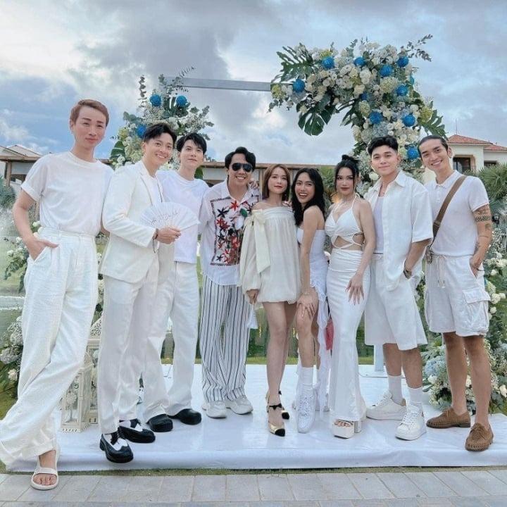 Có nên mang giày thể thao đi đám cưới?-2