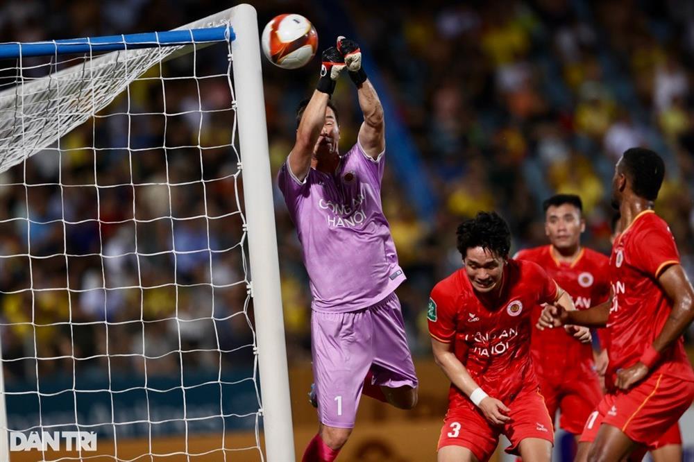 Đặng Văn Lâm và áp lực từ sự cạnh tranh của Filip Nguyễn-2