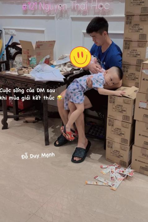 Gia đình Quang Hải, Văn Hậu tụ tập liên hoan, Văn Đức đưa con về quê ăn Rằm tháng 7-8