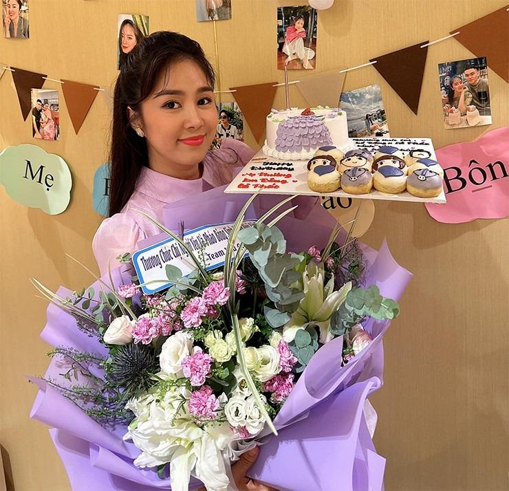 Nữ diễn viên được mừng sinh nhật trên xe cảnh sát, biểu cảm gây bất ngờ-2