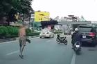 Bắt giữ 'tiểu lý phi đao' trên đường phố Hà Nội