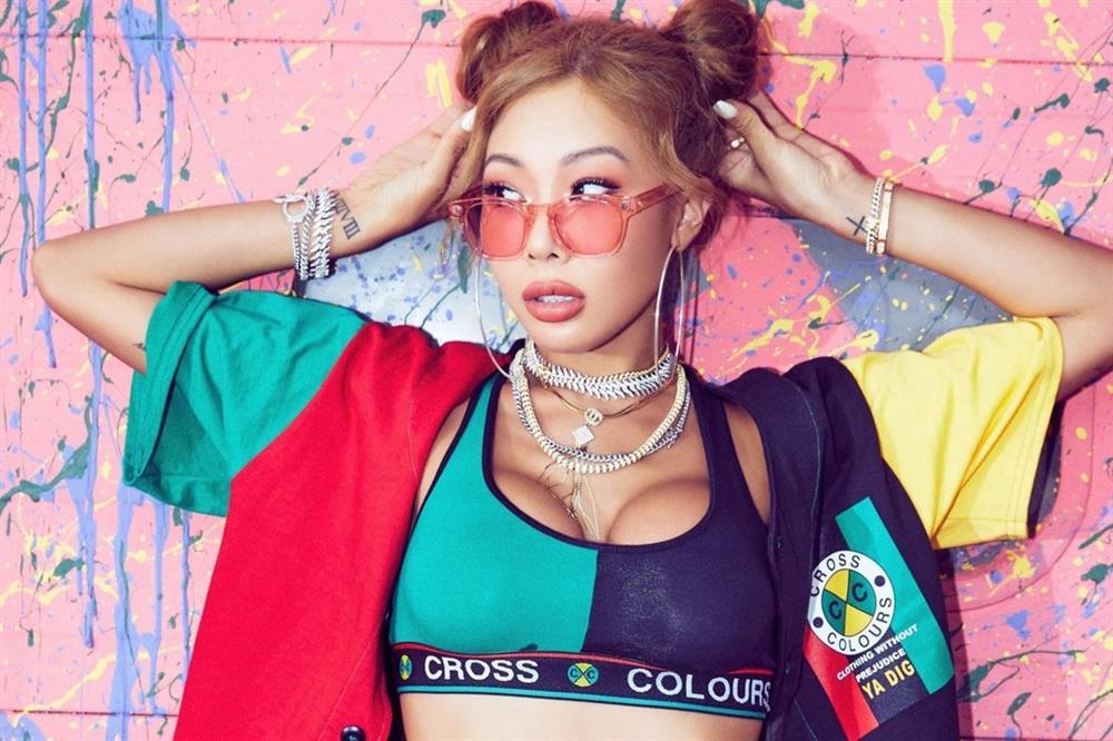 Ca sĩ Hàn Quốc livestream ăn phở giữa đêm, hút chục triệu người xem-2