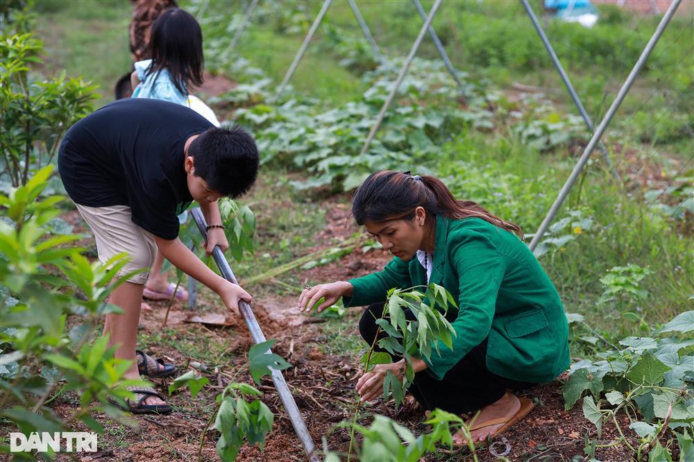 Hoa hậu 6 con Oanh Yến: Vượt cú sốc tinh thần, an yên tại nông trại 10ha-14