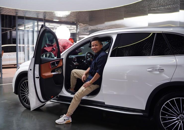 Khoa Pug vừa về Việt Nam đã tậu xe tiền tỷ, clip xách bọc nilon đựng tiền hot trở lại-2