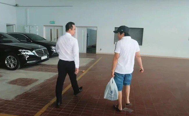 Khoa Pug vừa về Việt Nam đã tậu xe tiền tỷ, clip xách bọc nilon đựng tiền hot trở lại-6