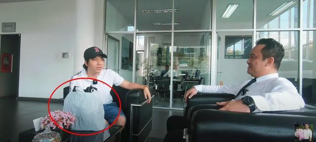 Khoa Pug vừa về Việt Nam đã tậu xe tiền tỷ, clip xách bọc nilon đựng tiền hot trở lại-7