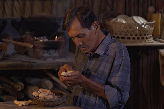 Nghệ sĩ Thương Tín làm đạo diễn MV để kiếm thêm thu nhập