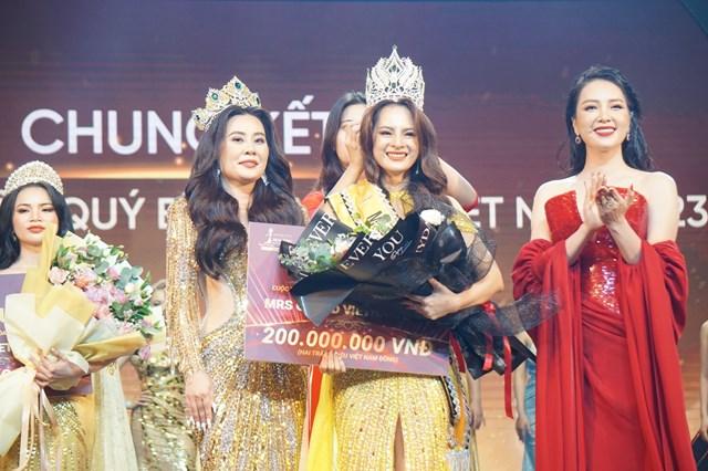 Người đẹp đất Cảng Đoàn Thị Thu Hằng đăng quang Mrs Grand Vietnam 2023-1