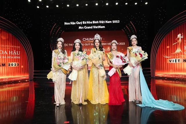 Người đẹp đất Cảng Đoàn Thị Thu Hằng đăng quang Mrs Grand Vietnam 2023-3