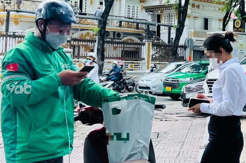 Dì mừng cả cây vàng đỗ đại học, cháu từ chối thẳng vì ngượng lắm-3