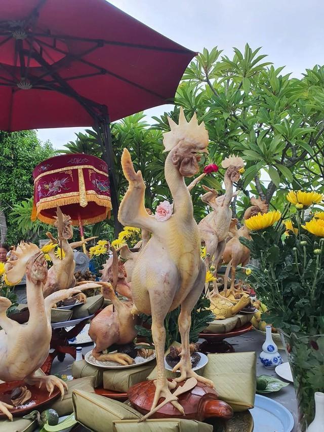 Cận cảnh phi đội gà bay nổi tiếng trong mâm cúng rằm tháng 7 ở Hà Tĩnh-6