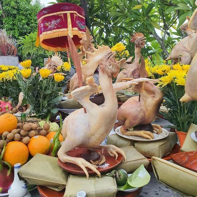Cận cảnh phi đội gà bay nổi tiếng trong mâm cúng rằm tháng 7 ở Hà Tĩnh-7