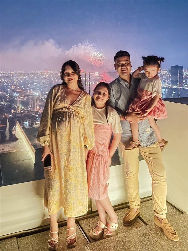 Chuyện tình kỳ diệu của hot girl từng muốn tự vẫn khi trót làm mẹ tuổi 18-6