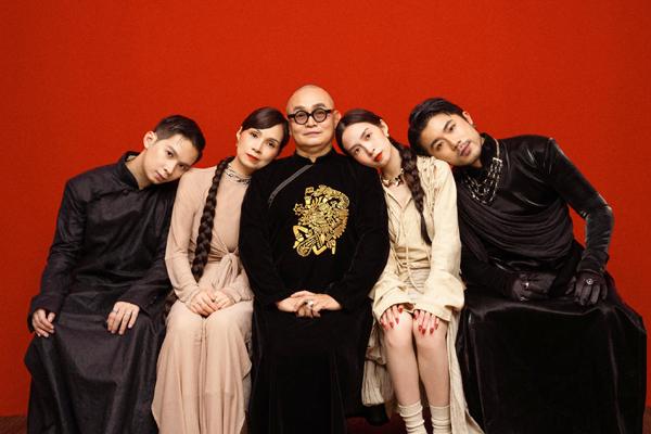 Vợ danh hài Xuân Hinh gây ngỡ ngàng với nhan sắc trẻ đẹp trong bộ ảnh cùng gia đình-5