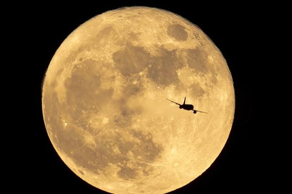 Hình ảnh lạ xuất hiện trên bầu trời nhiều tỉnh thành-4