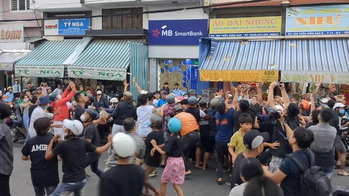 Kinh hoàng hình ảnh giật cô hồn tại TP HCM-2