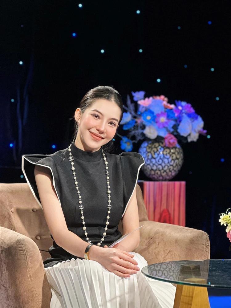 Nữ diễn viên Người Phán Xử bất ngờ khoe ảnh mang bầu lần 2-3