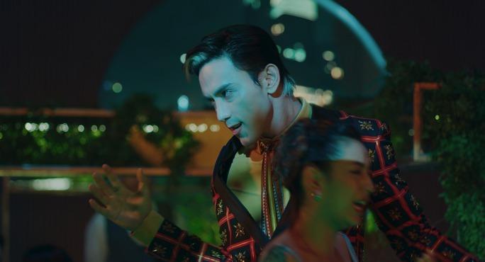 Chi Pu hóa ma cà rồng, tái xuất màn ảnh rộng-3