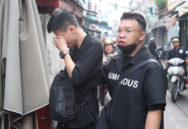 Người thân đau lòng đưa tiễn ca sĩ Huy Bảo mất ở tuổi 32 về nơi an nghỉ-5