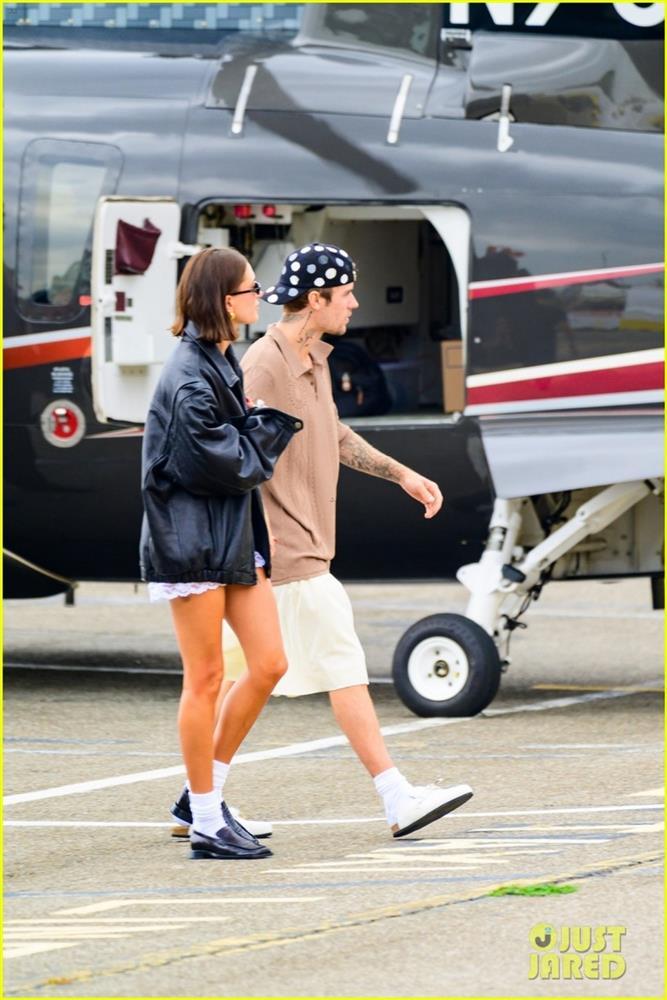 Vợ chồng Justin Bieber - Hailey Baldwin đi chơi bằng trực thăng-5