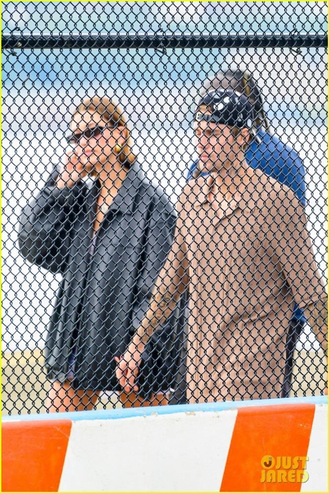 Vợ chồng Justin Bieber - Hailey Baldwin đi chơi bằng trực thăng-8