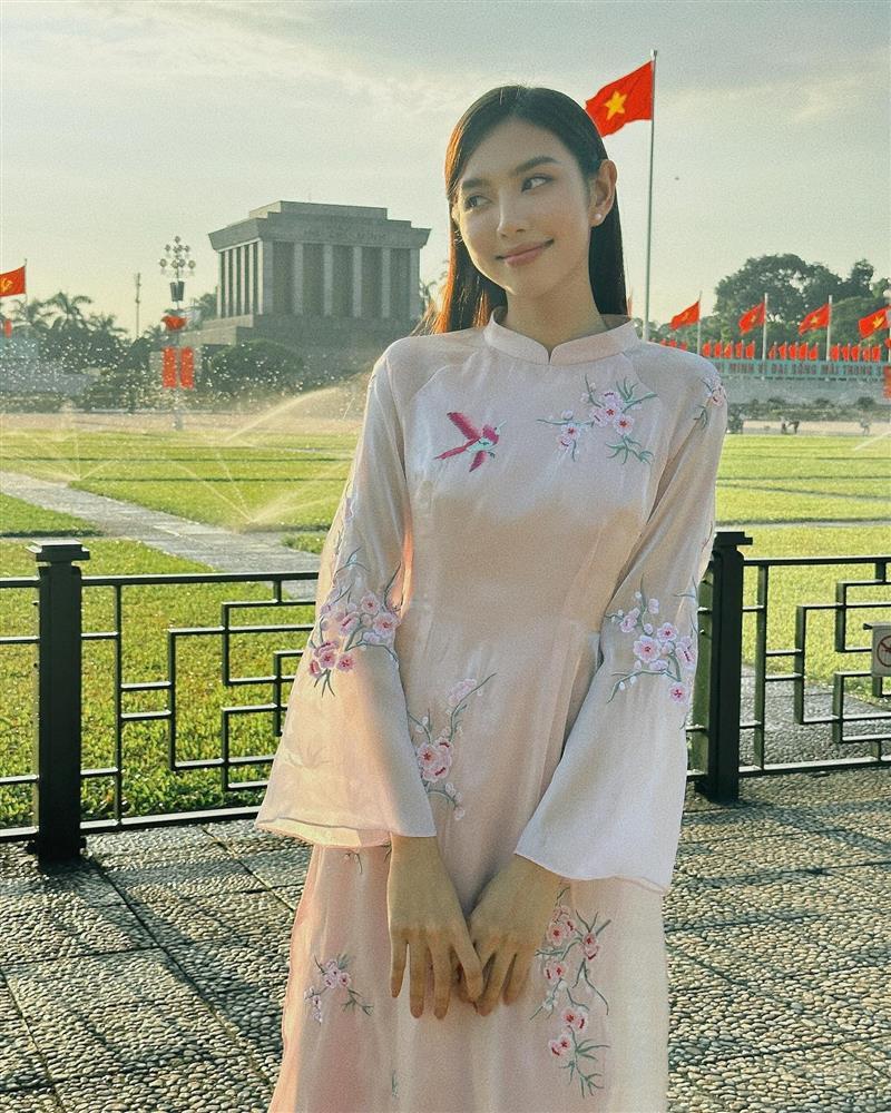 Dàn hoa, á hậu mặc áo dài trong kỳ nghỉ lễ Quốc khánh-2