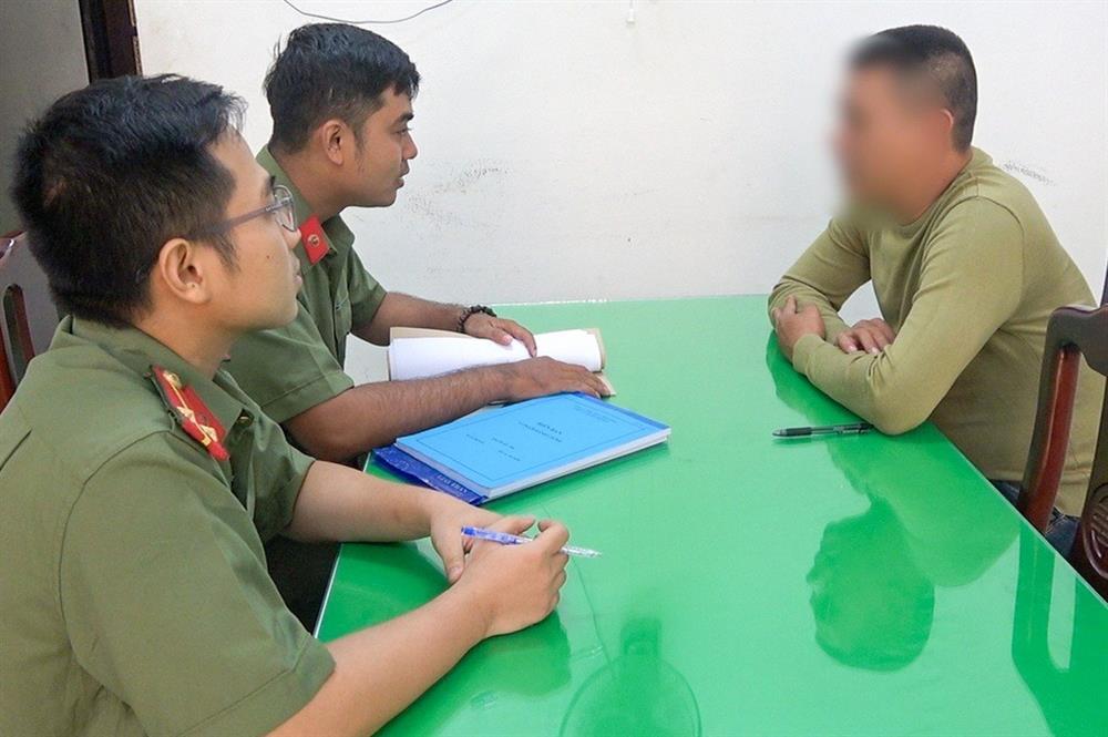 Bố bị xử phạt nồng độ cồn, con lên mạng xúc phạm công an-1