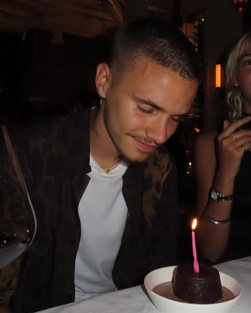 Vợ chồng David Beckham mừng sinh nhật con trai Romeo, chia sẻ khoảnh khắc gia đình ấm áp-1