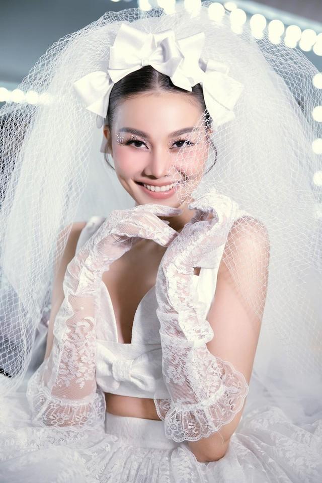 Ẩn ý kết hôn, Thanh Hằng diện váy cưới khiến fan xôn xao-4