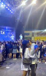 Màn cầu hôn bất ngờ của cặp đôi yêu 11 năm tại đêm nhạc Super Junior-4