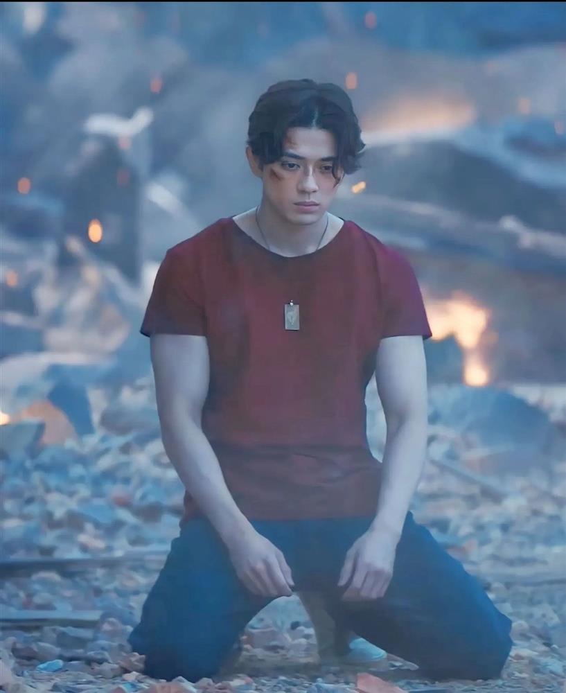 Tài tử đóng thợ săn hải tặc Zoro phim One Piece đang gây sốt vì như xé truyện bước ra đời thực-13