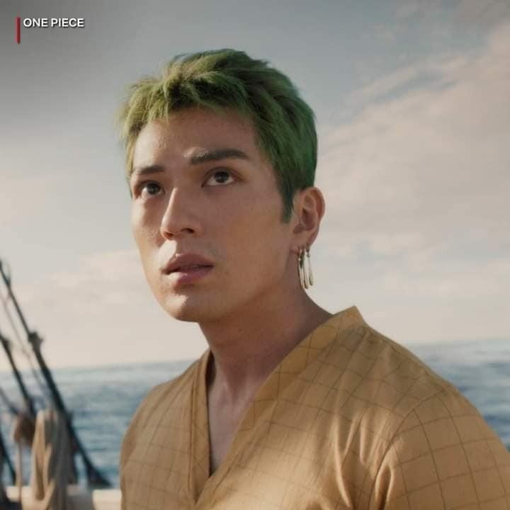 Tài tử đóng thợ săn hải tặc Zoro phim One Piece đang gây sốt vì như xé truyện bước ra đời thực-2