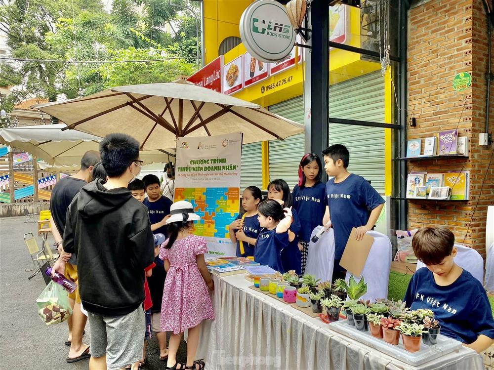 Du khách ùa tới thủ phủ cà phê để đi chơi lễ-7