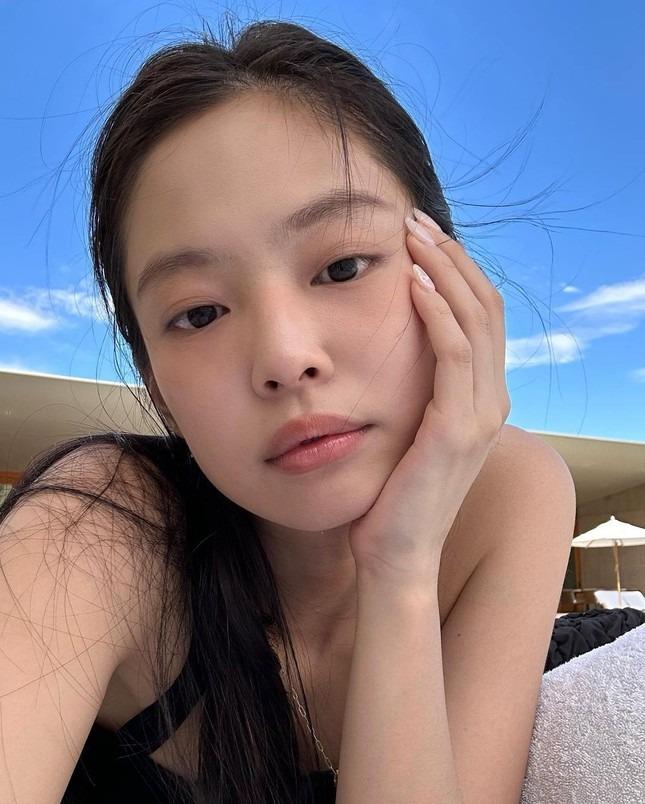 Gần 6 triệu người vào xem ảnh Jennie (BlackPink) ở hồ bơi-1