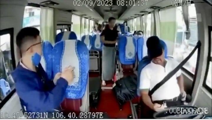 Tài xế bị đột quỵ khi đang lái xe, cố đánh lái để dừng xe an toàn đã qua đời-1