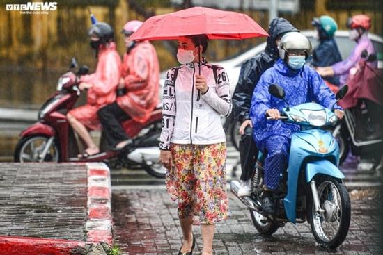 Ngày 4/9, miền Bắc mưa rào và dông rải rác, miền Nam mưa to đến rất to