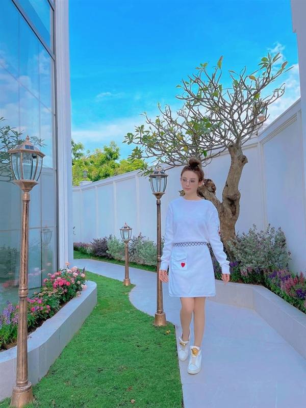 Vườn cây trong biệt thự 100 tỷ của Huyền Baby, nơi chồng đại gia làm cho vợ sống ảo-13