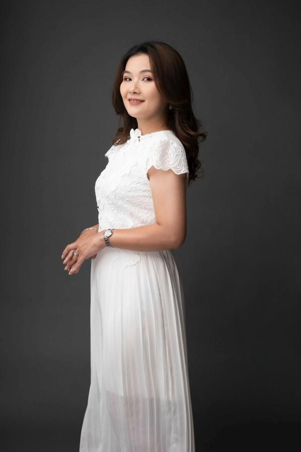 Đời thực của diễn viên lồng tiếng cho Xa Thi Mạn, Chung Gia Hân-3