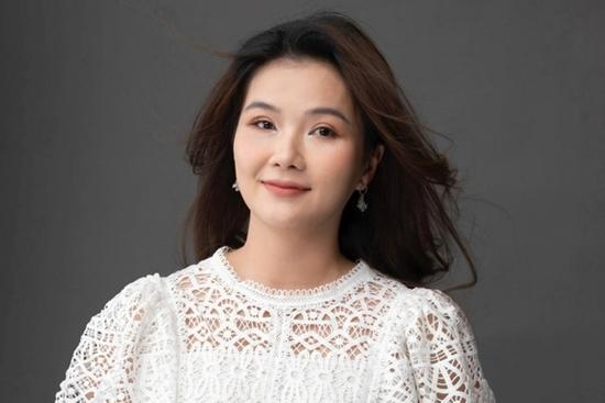 Đời thực của diễn viên lồng tiếng cho Xa Thi Mạn, Chung Gia Hân
