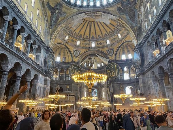 Khách Việt ngỡ ngàng sau 48h khám phá thành phố kỳ lạ nhất Thổ Nhĩ Kỳ-2