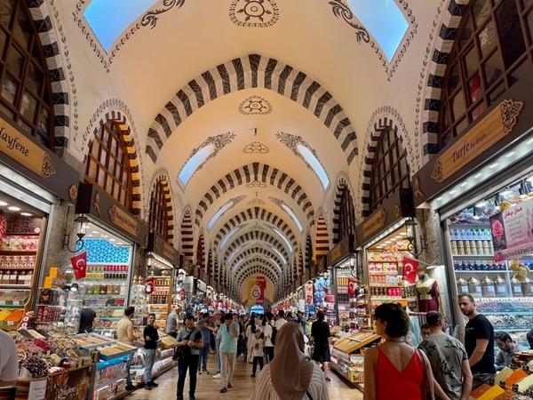 Khách Việt ngỡ ngàng sau 48h khám phá thành phố kỳ lạ nhất Thổ Nhĩ Kỳ-8