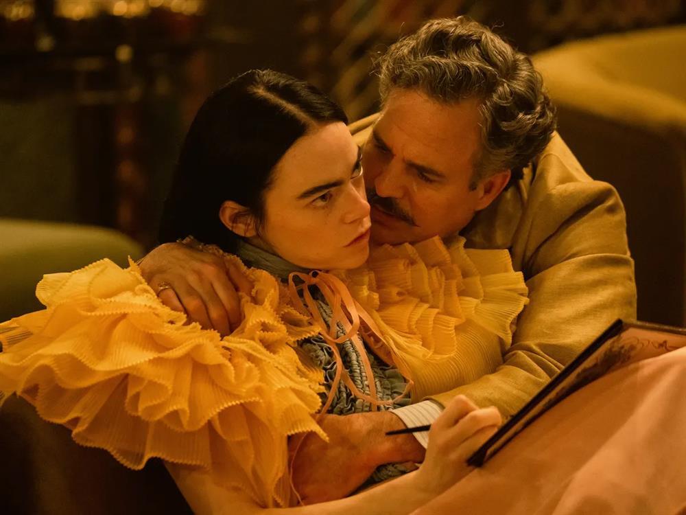 Phim có cảnh nóng dữ dội được vỗ tay 8 phút ở LHP Venice-2