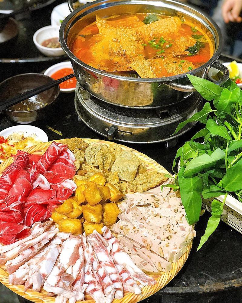 5 con phố thiên đường ẩm thực ở Hà Nội cho người lười đi chơi xa-5