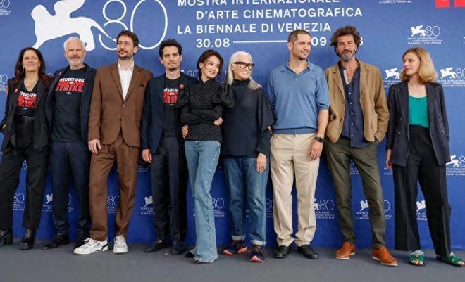 Thời trang hút ống kính của Thư Kỳ ở tuổi 49 tại LHP Venice-2