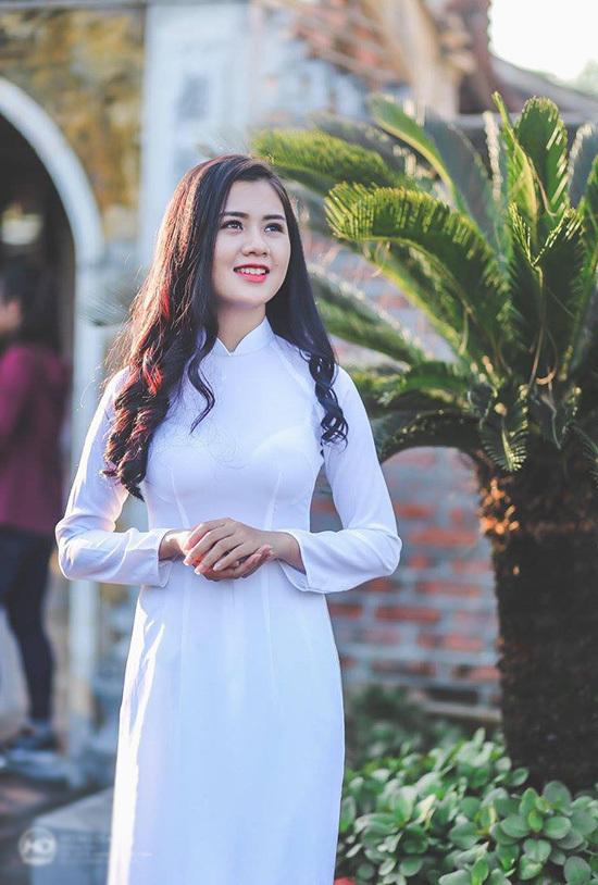 Nhan sắc Hoa khôi Đại học Vinh sau 5 năm làm vợ Quế Ngọc Hải-1