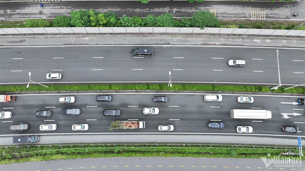 Ngày cuối kỳ nghỉ lễ 2/9, cửa ngõ Hà Nội ùn tắc nhẹ-2