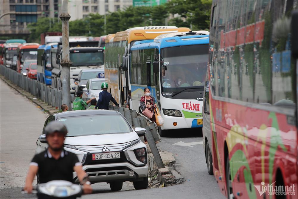 Ngày cuối kỳ nghỉ lễ 2/9, cửa ngõ Hà Nội ùn tắc nhẹ-4